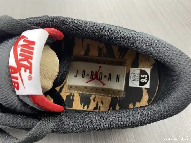 Air DN3400-001 SoleFly x 1 Carnivore Jordan Low 0511